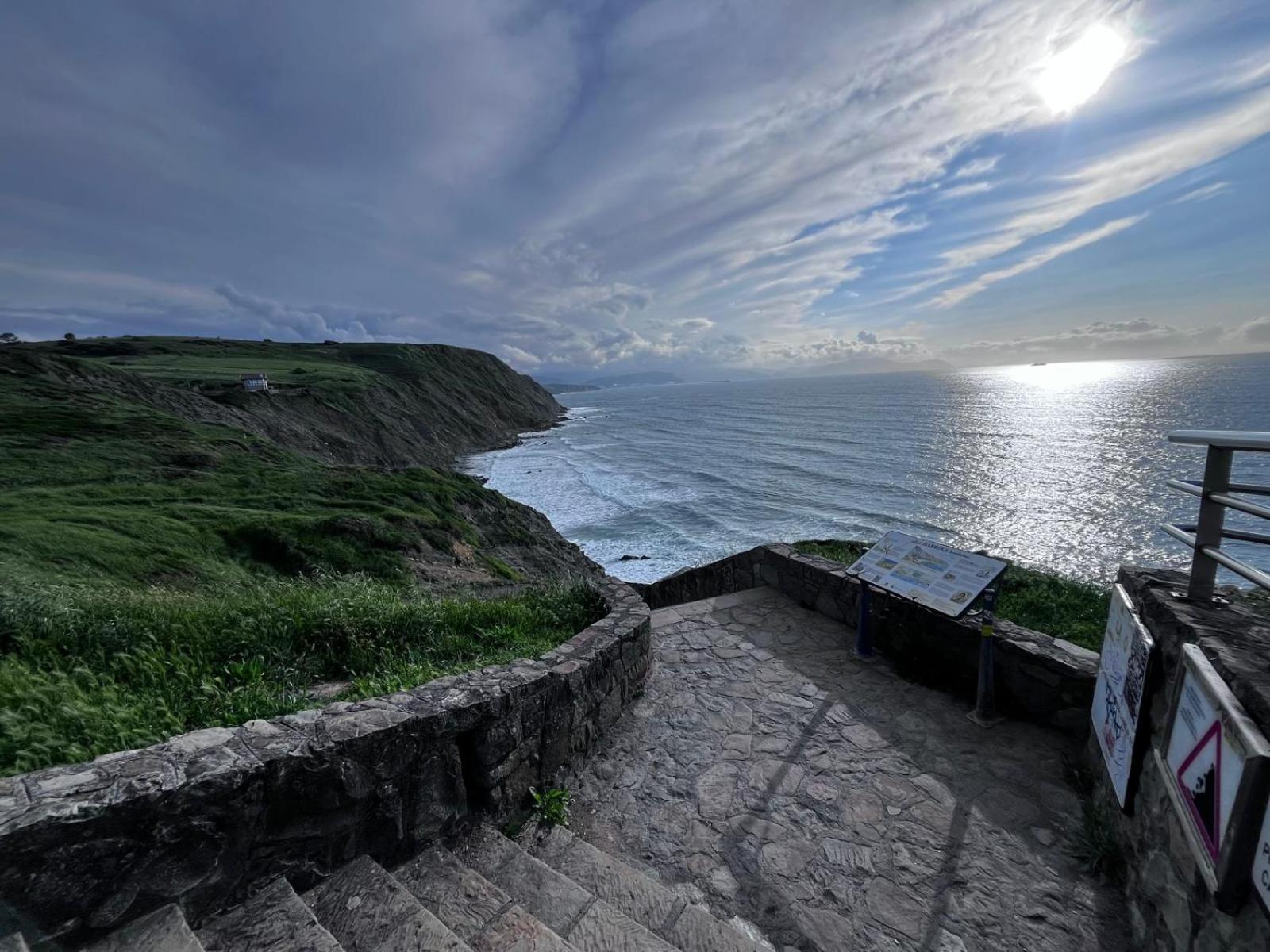 Апартаменты Tu Refugio Junto Al Mar Te Espera Disfruta Final Europa League Barrika Экстерьер фото